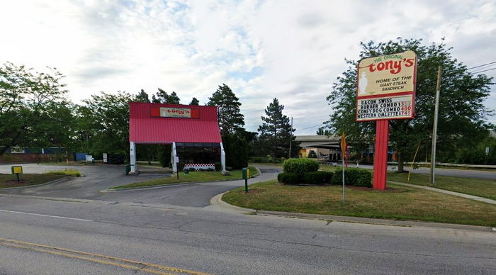 Hot n Now Hamburgers - Midland - 2111 S Saginaw Rd (newer photo)